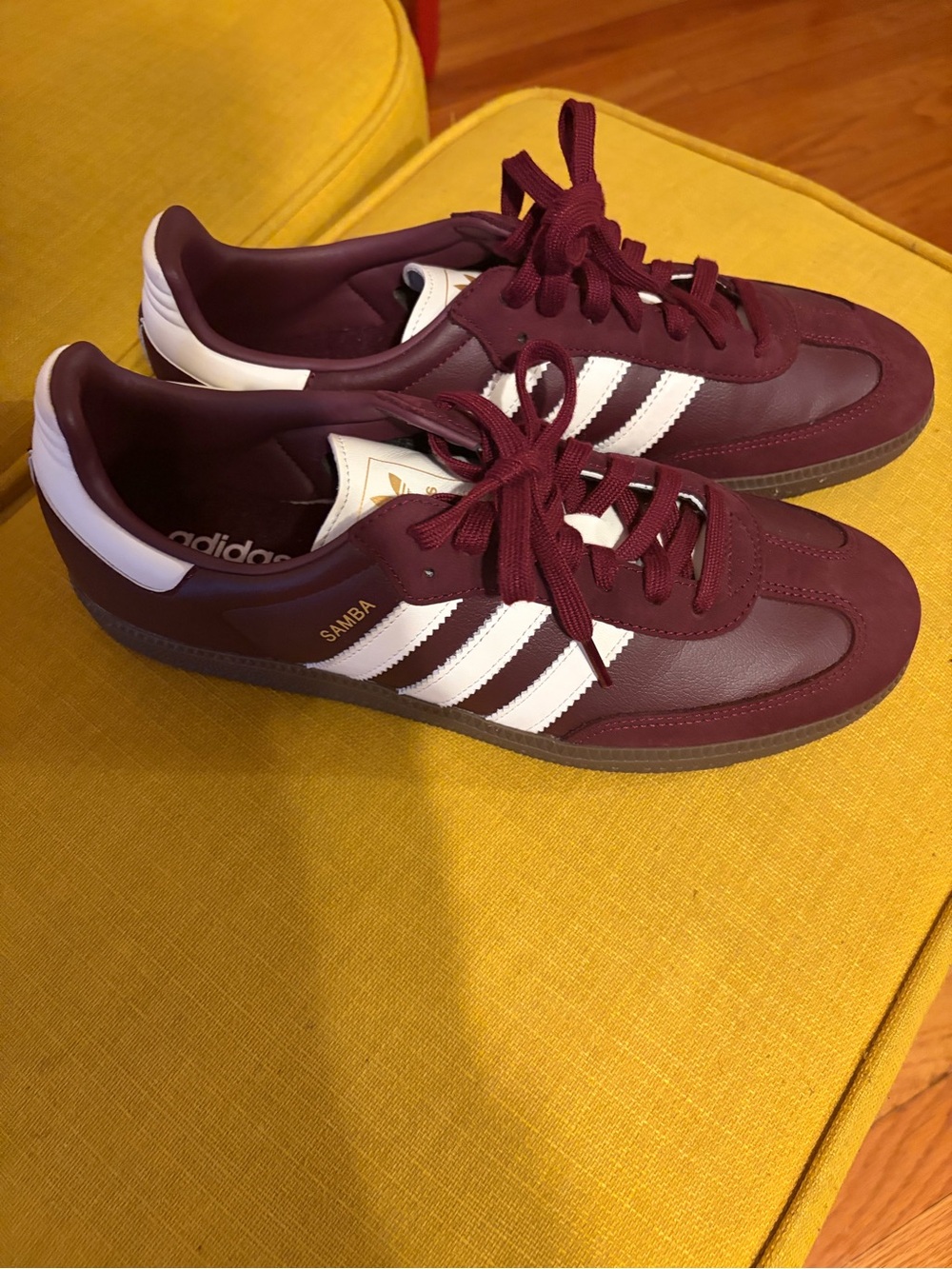 Adiddas Samba Women’s Retro Sneakers 10.5 size